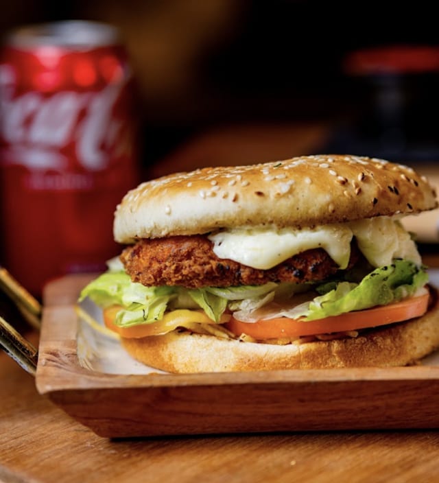 Chicken Catupiry Burger.